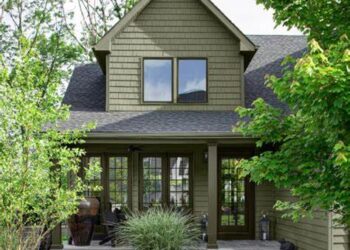 13 Best Exterior Green House Colors You'll Love (2025)